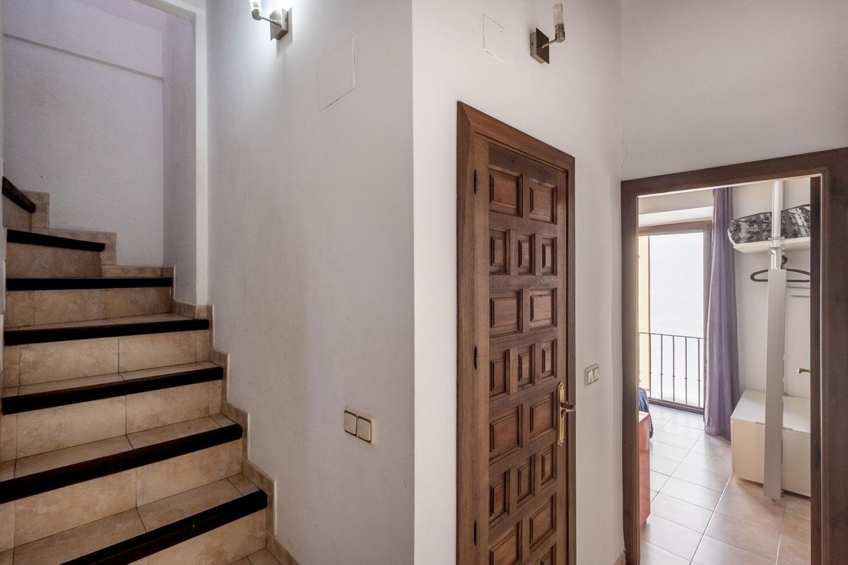 2 Bed Top Floor Apartment in Granada