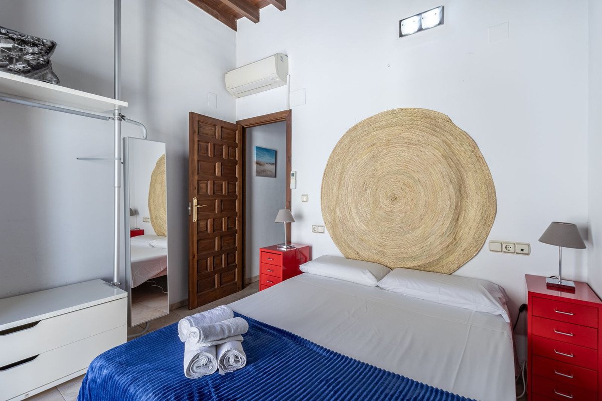2 Bed Top Floor Apartment in Granada
