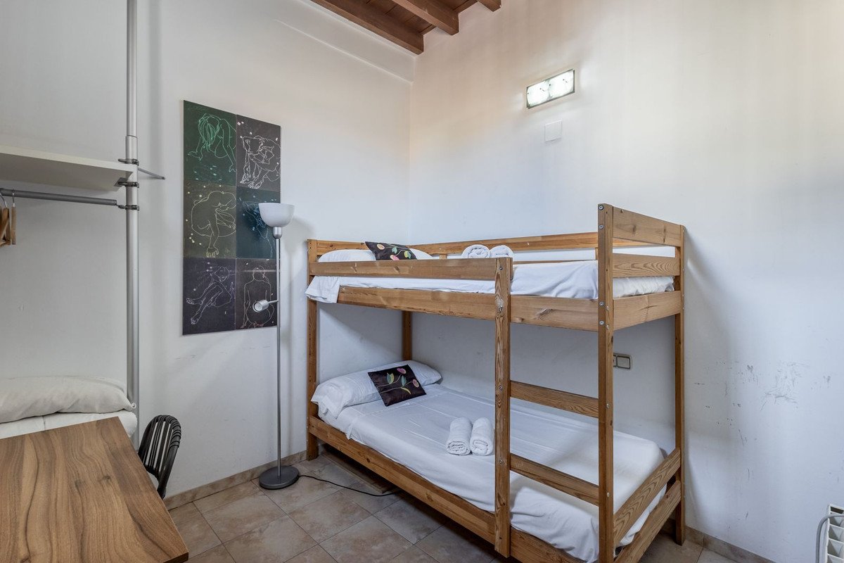 2 Bed Top Floor Apartment in Granada