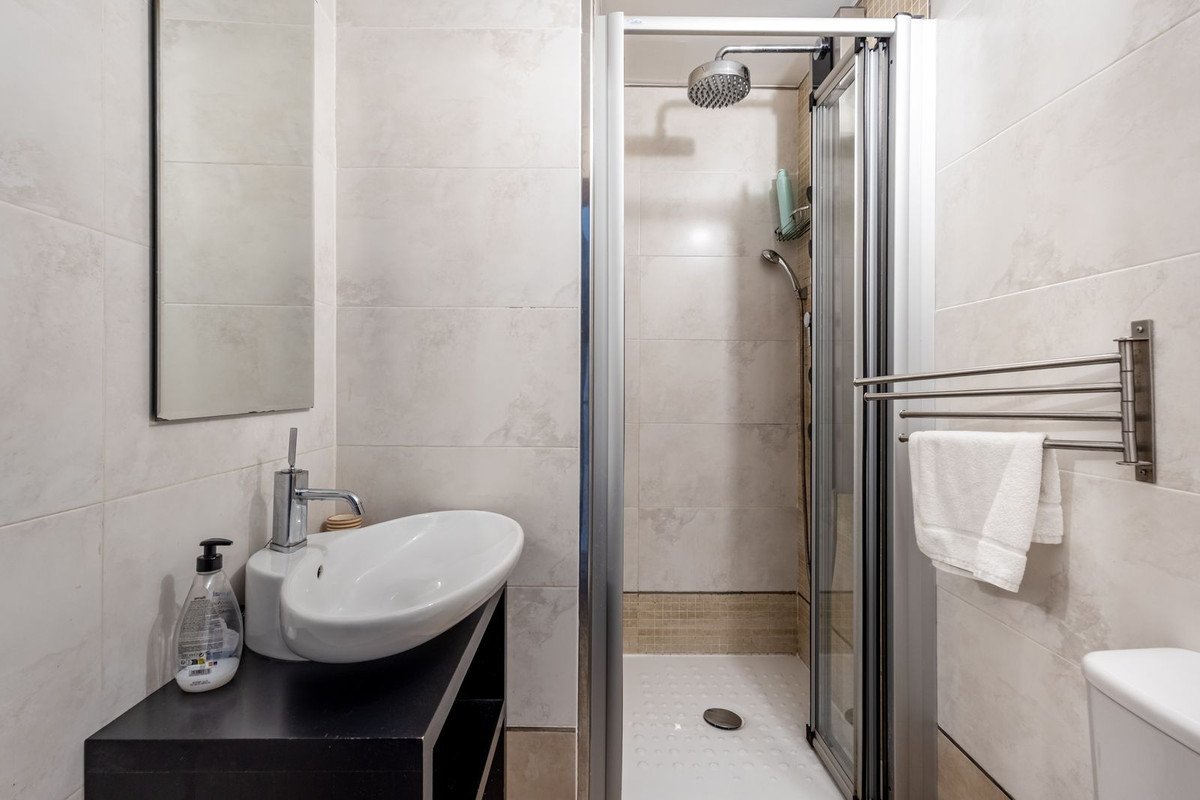 2 Bed Top Floor Apartment in Granada