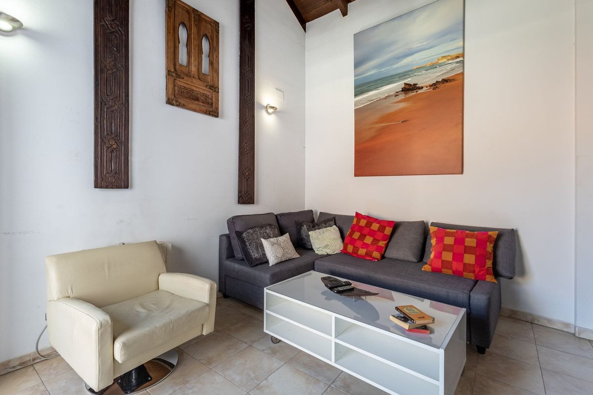 2 Bed Top Floor Apartment in Granada