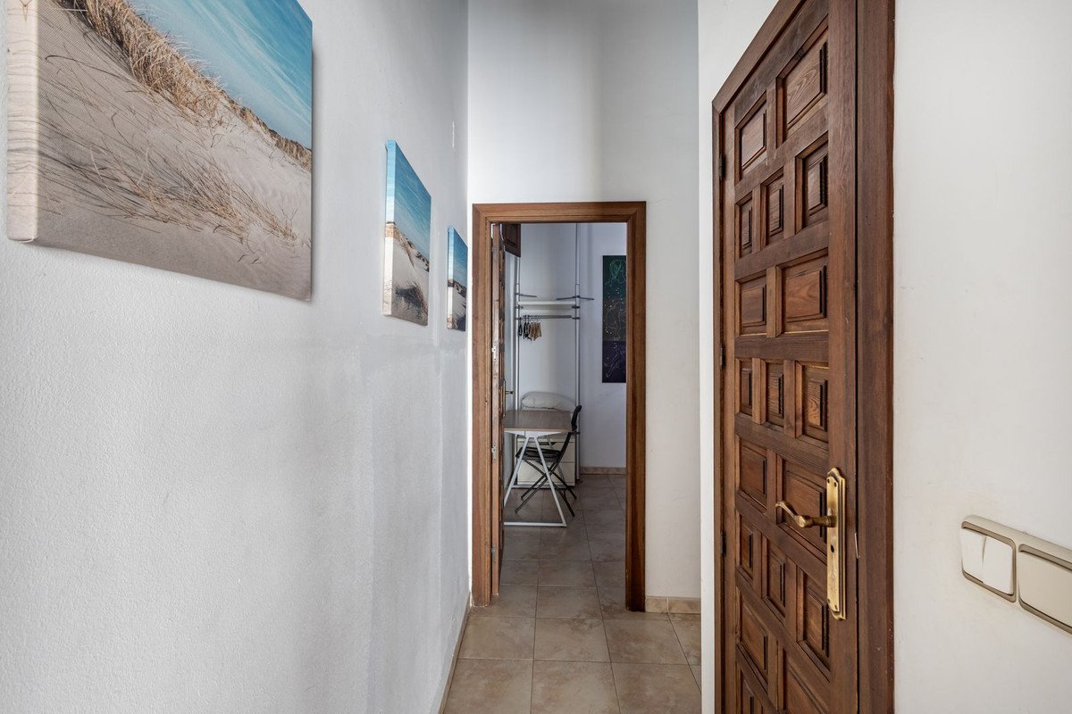2 Bed Top Floor Apartment in Granada