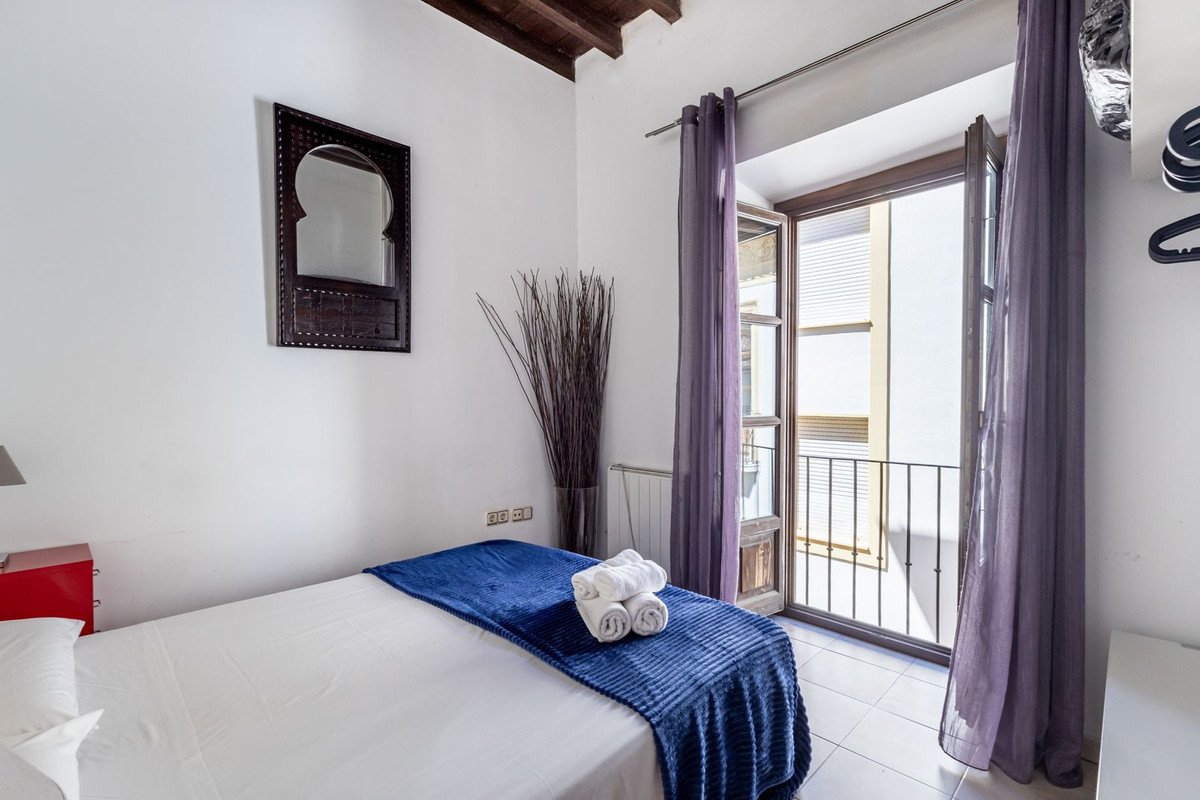 2 Bed Top Floor Apartment in Granada