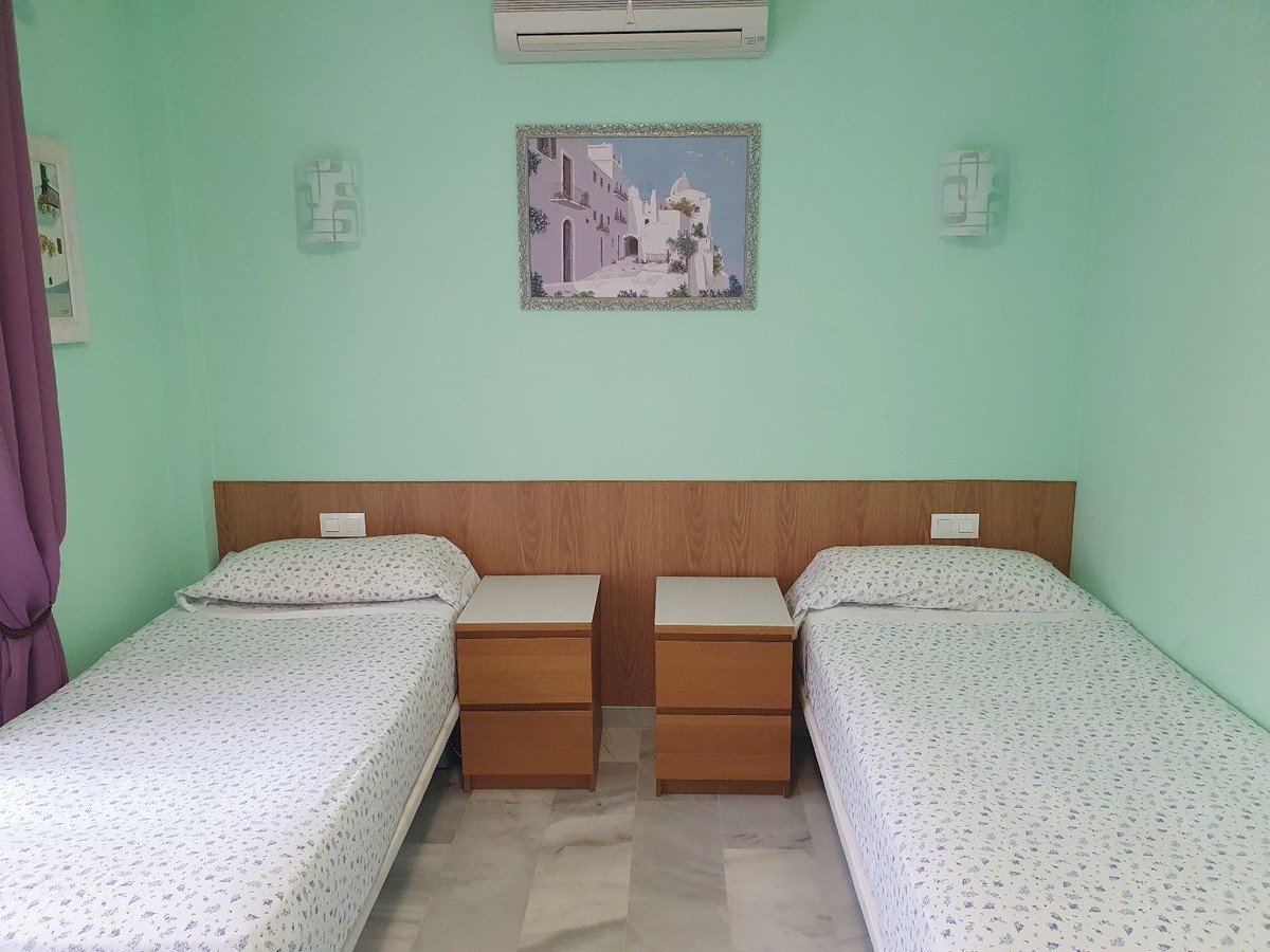 2 Bed Top Floor Apartment in El Paraiso