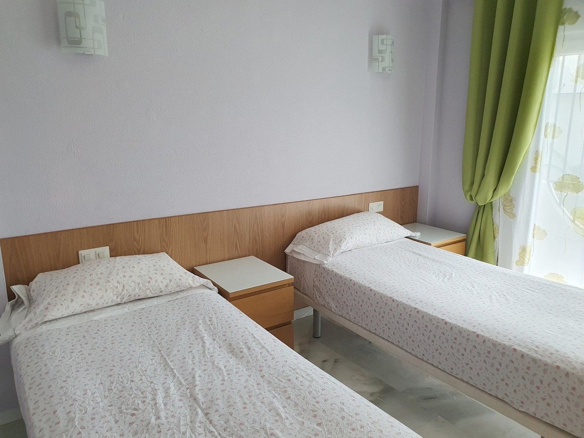 2 Bed Top Floor Apartment in El Paraiso