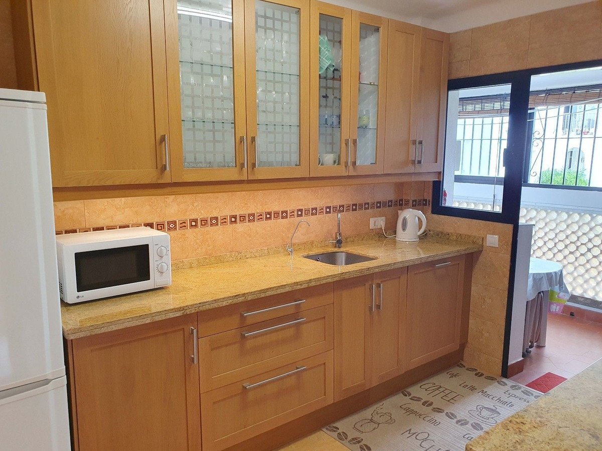 2 Bed Top Floor Apartment in El Paraiso