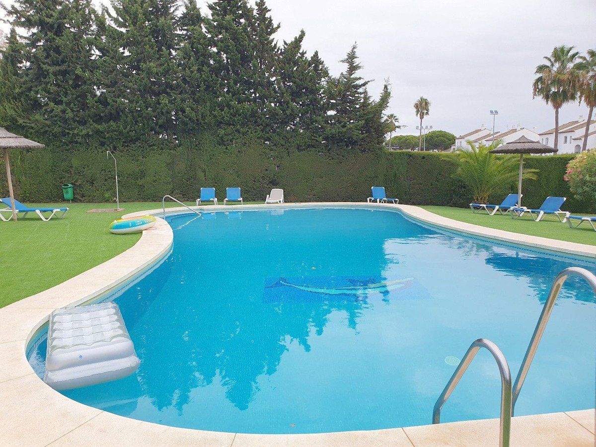 2 Bed Top Floor Apartment in El Paraiso
