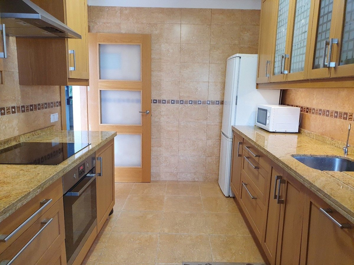 2 Bed Top Floor Apartment in El Paraiso
