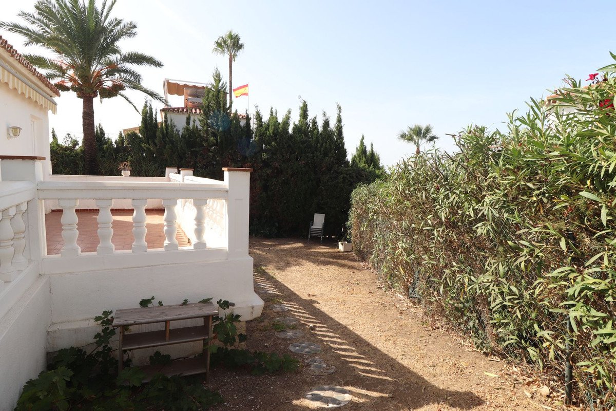 1 Bed Detached Villa in El Faro