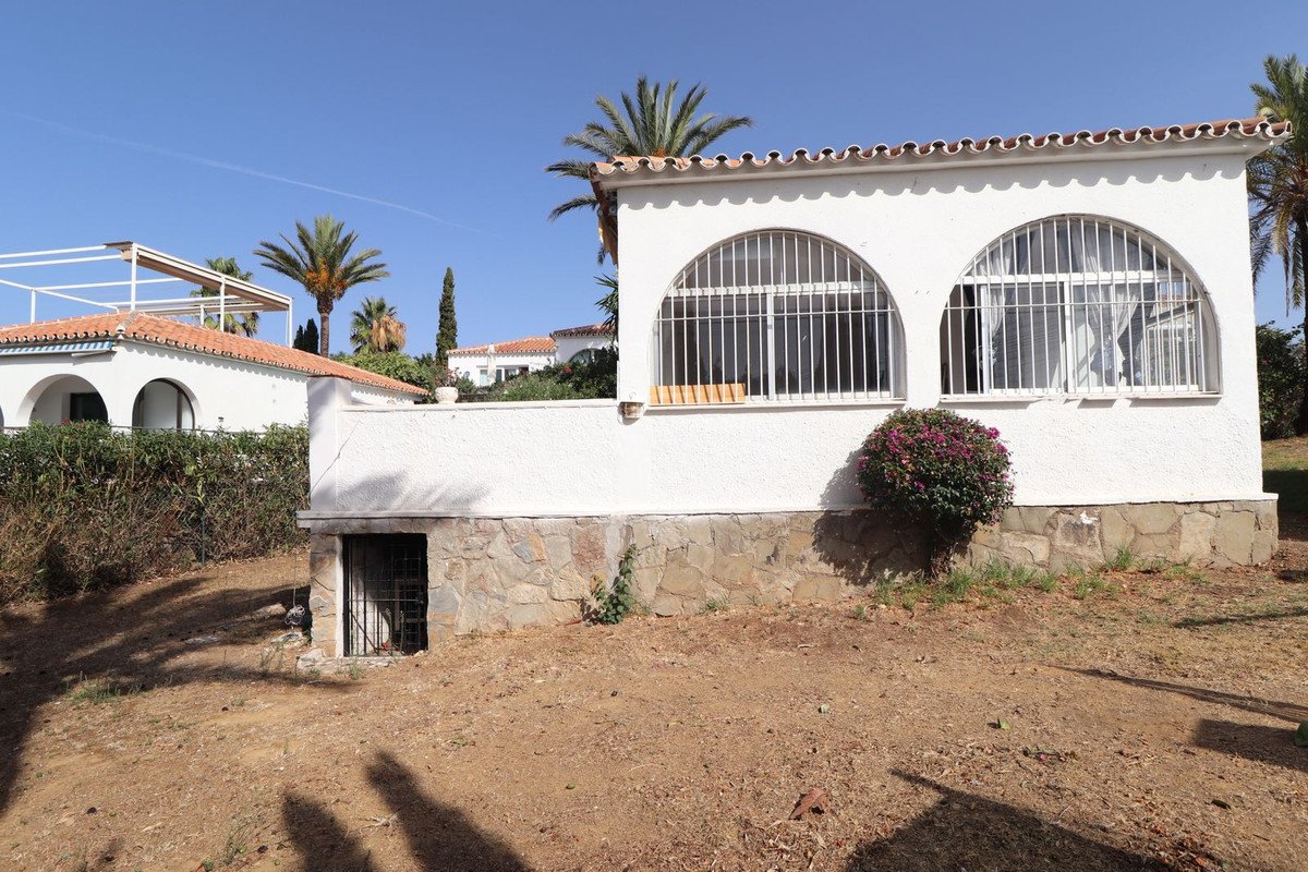1 Bed Detached Villa in El Faro