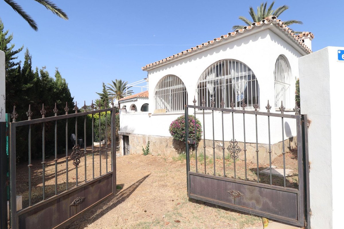 1 Bed Detached Villa in El Faro