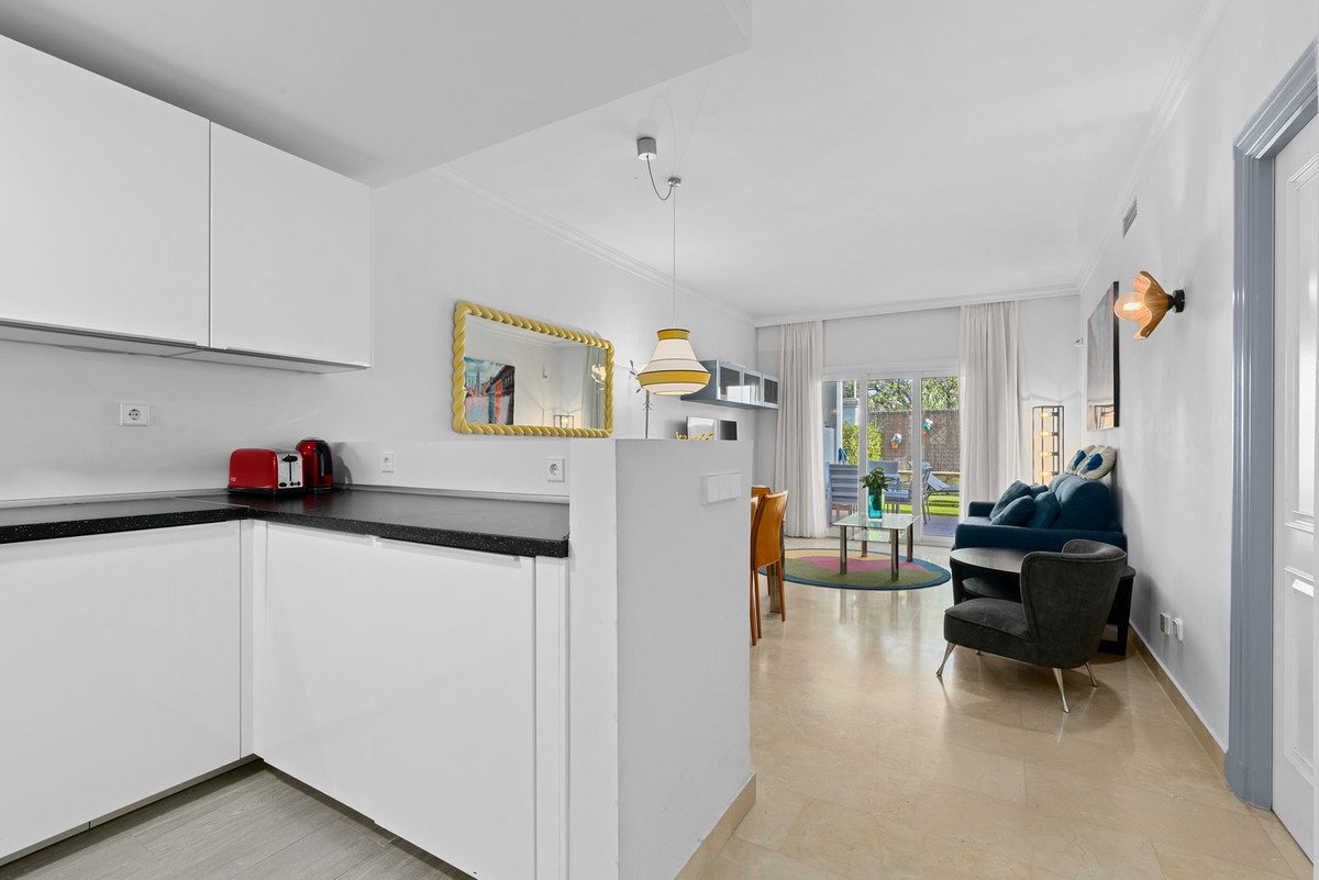 2 Bed Ground Floor Apartment in Nueva Andalucía