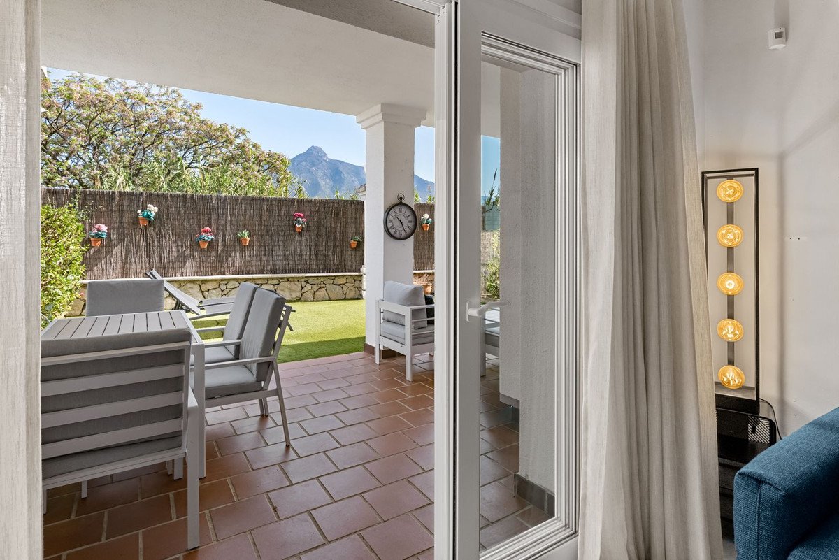 2 Bed Ground Floor Apartment in Nueva Andalucía