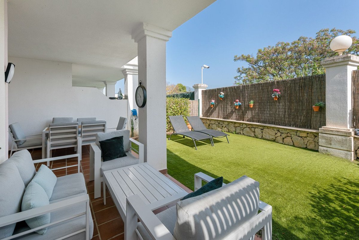 2 Bed Ground Floor Apartment in Nueva Andalucía