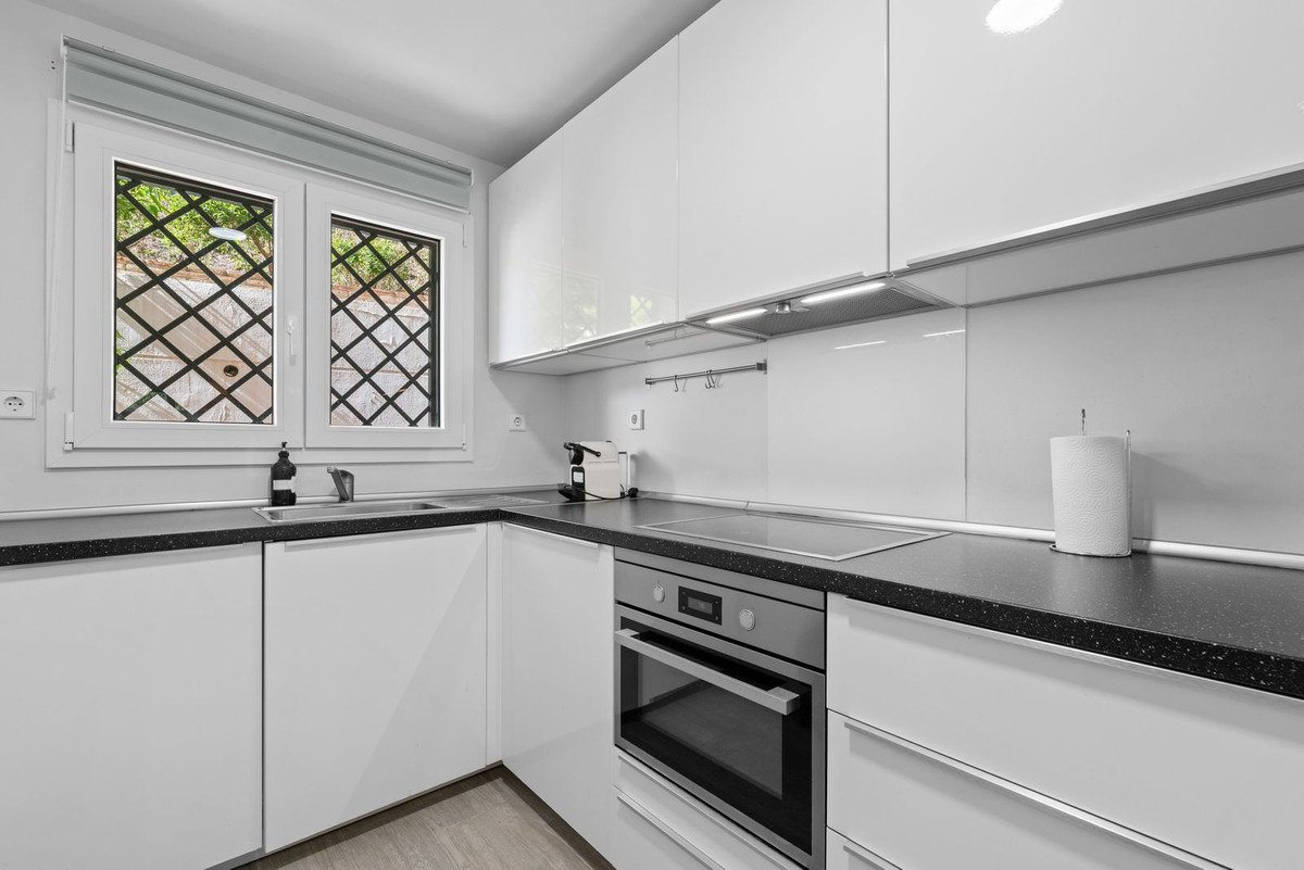 2 Bed Ground Floor Apartment in Nueva Andalucía