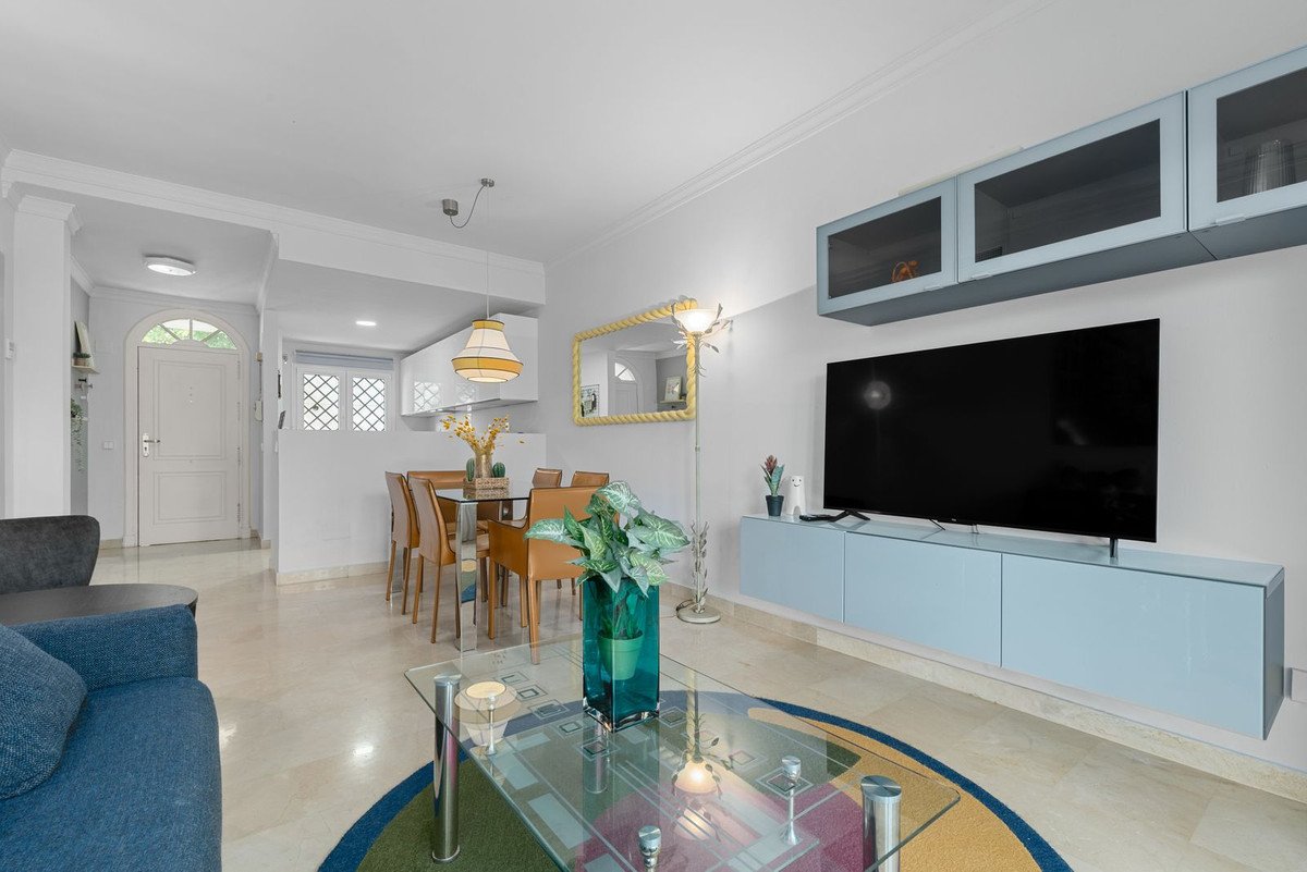 2 Bed Ground Floor Apartment in Nueva Andalucía