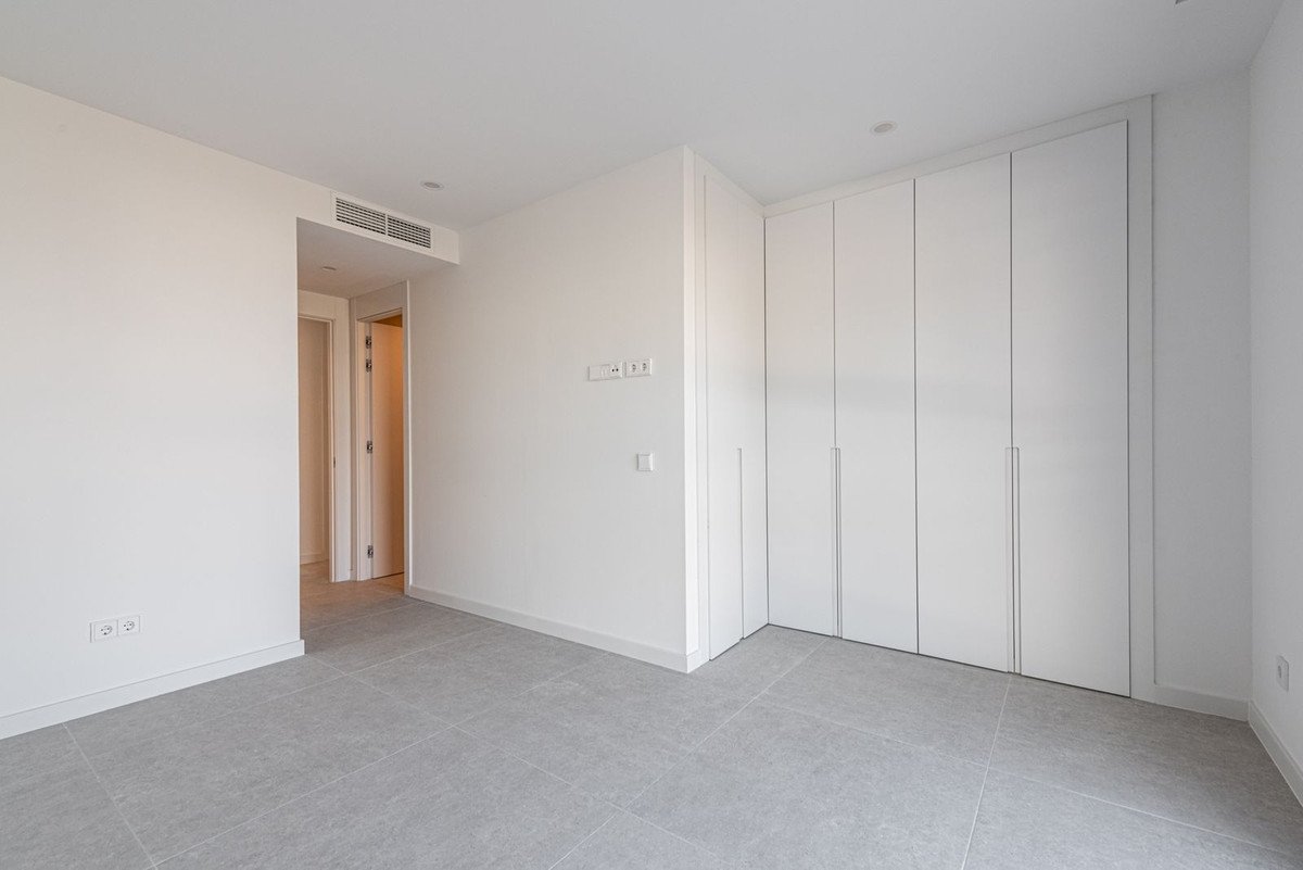 2 Bed Middle Floor Apartment in Benalmadena