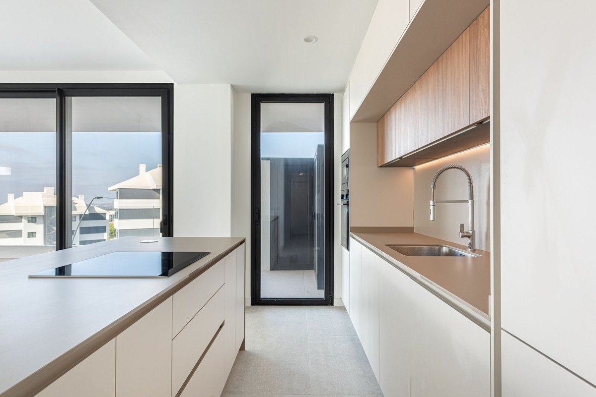 2 Bed Middle Floor Apartment in Benalmadena
