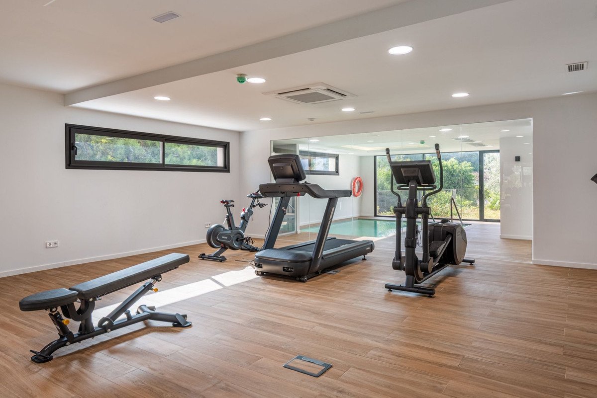 2 Bed Middle Floor Apartment in Benalmadena