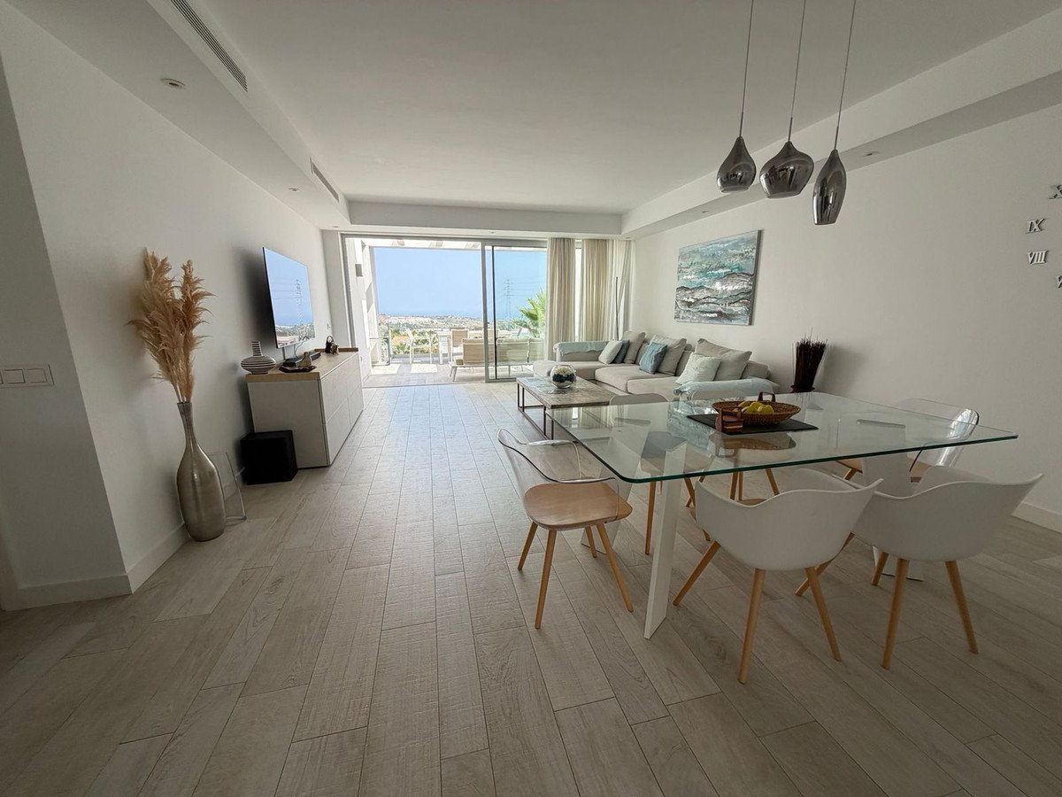 2 Bed Middle Floor Apartment in Casares