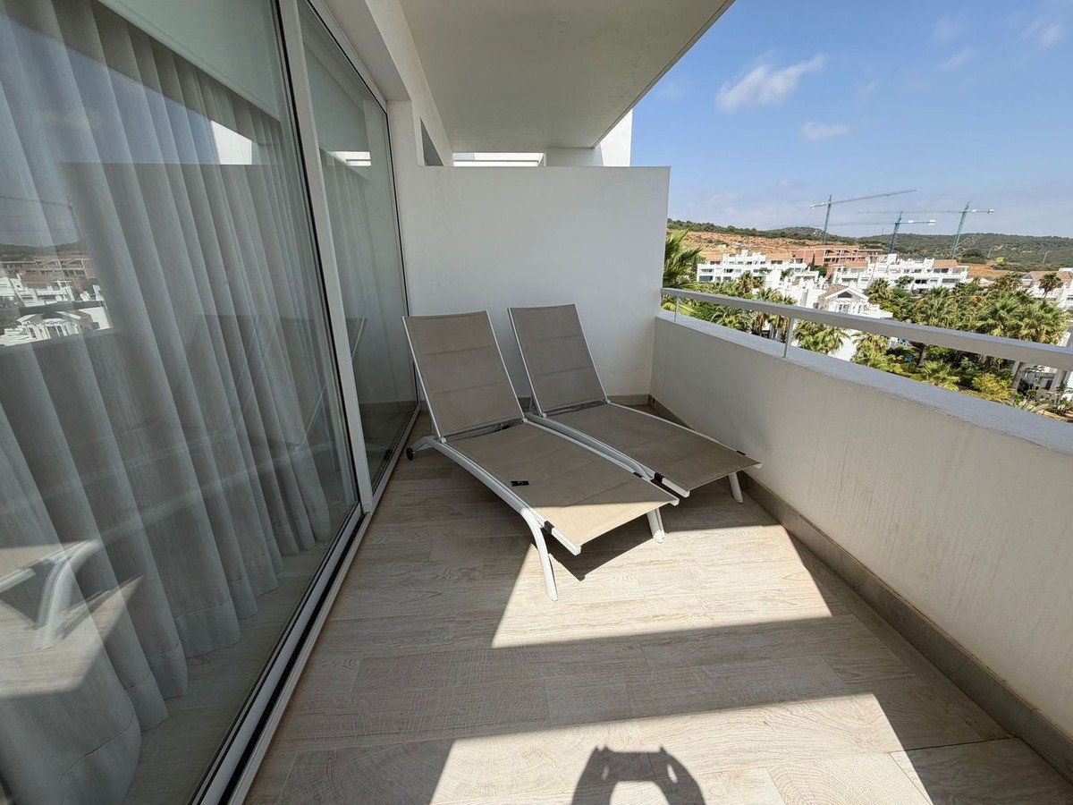 2 Bed Middle Floor Apartment in Casares