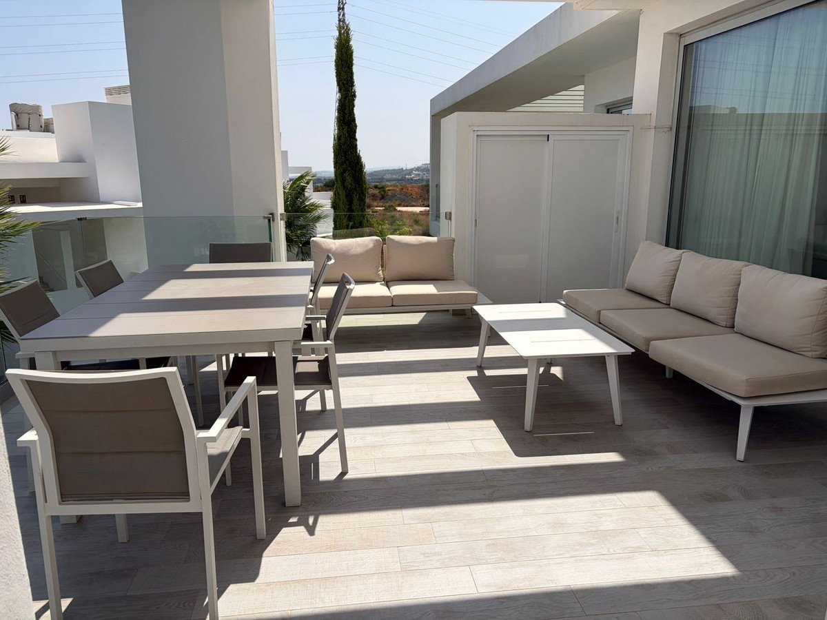2 Bed Middle Floor Apartment in Casares