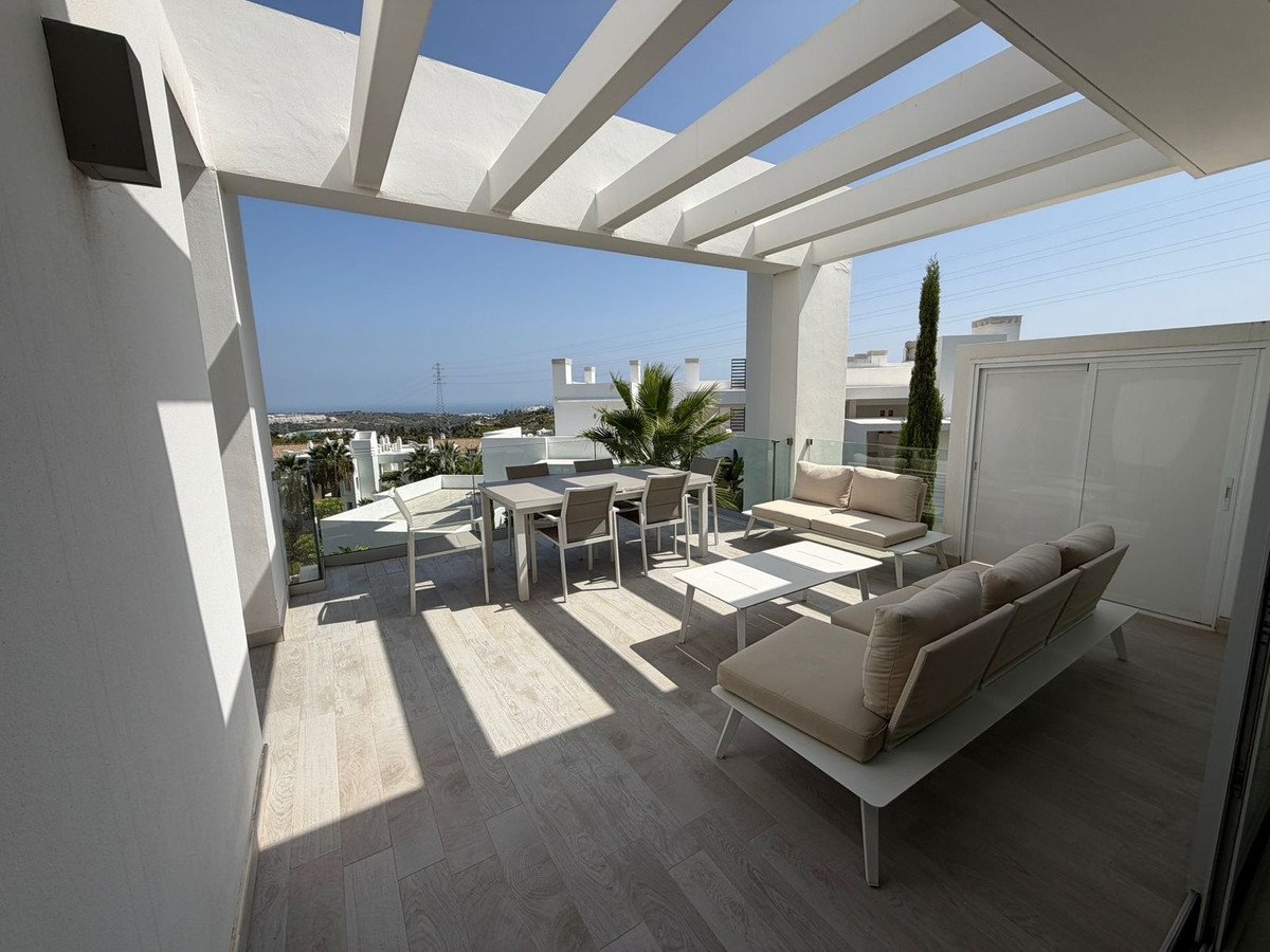 2 Bed Middle Floor Apartment in Casares