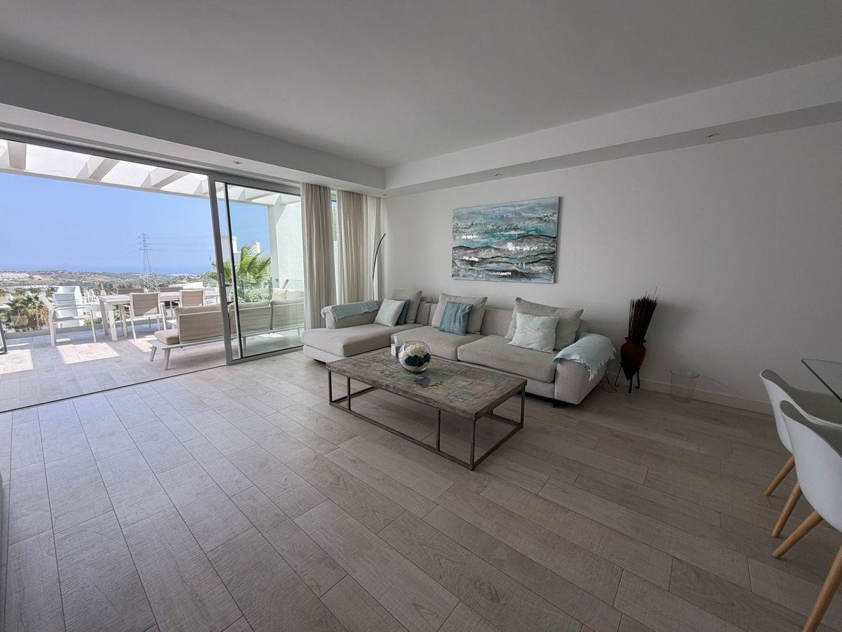 2 Bed Middle Floor Apartment in Casares