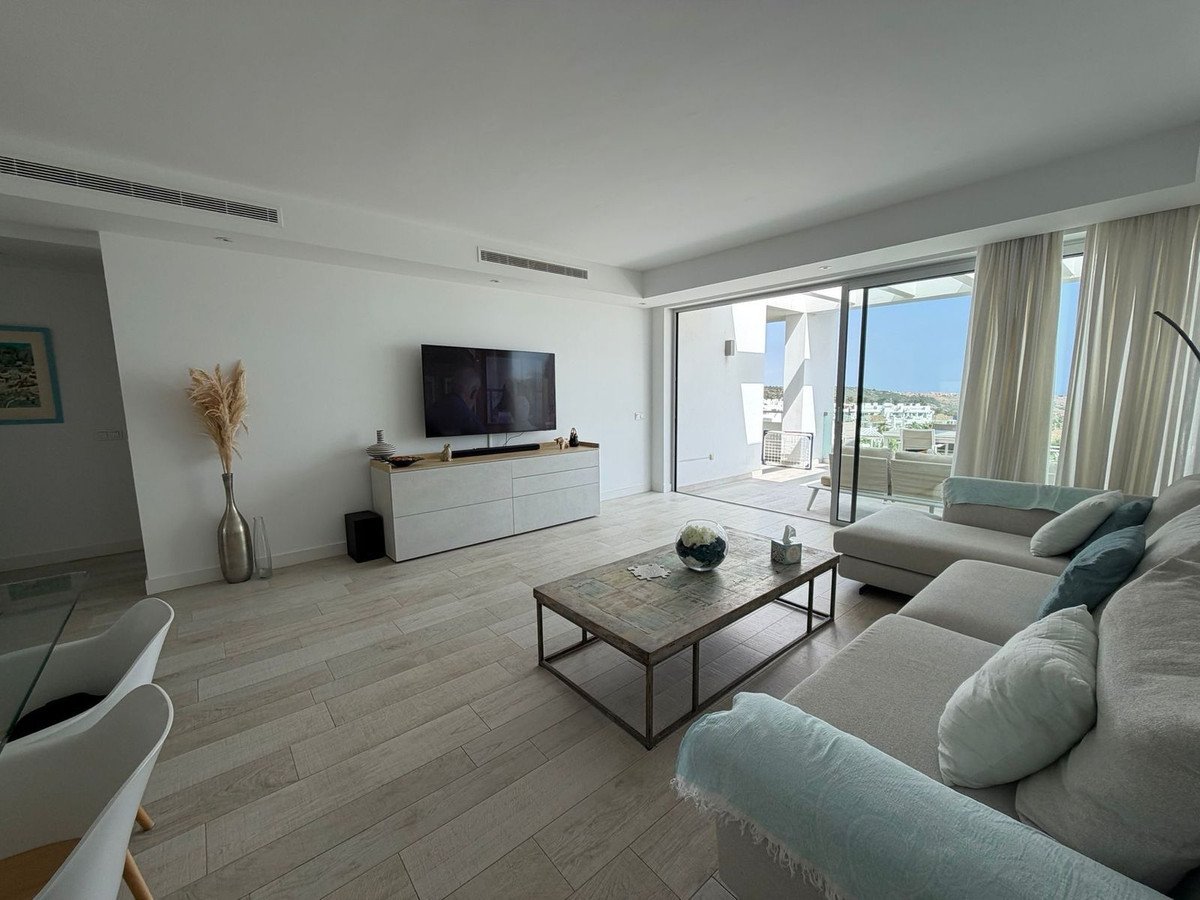 2 Bed Middle Floor Apartment in Casares