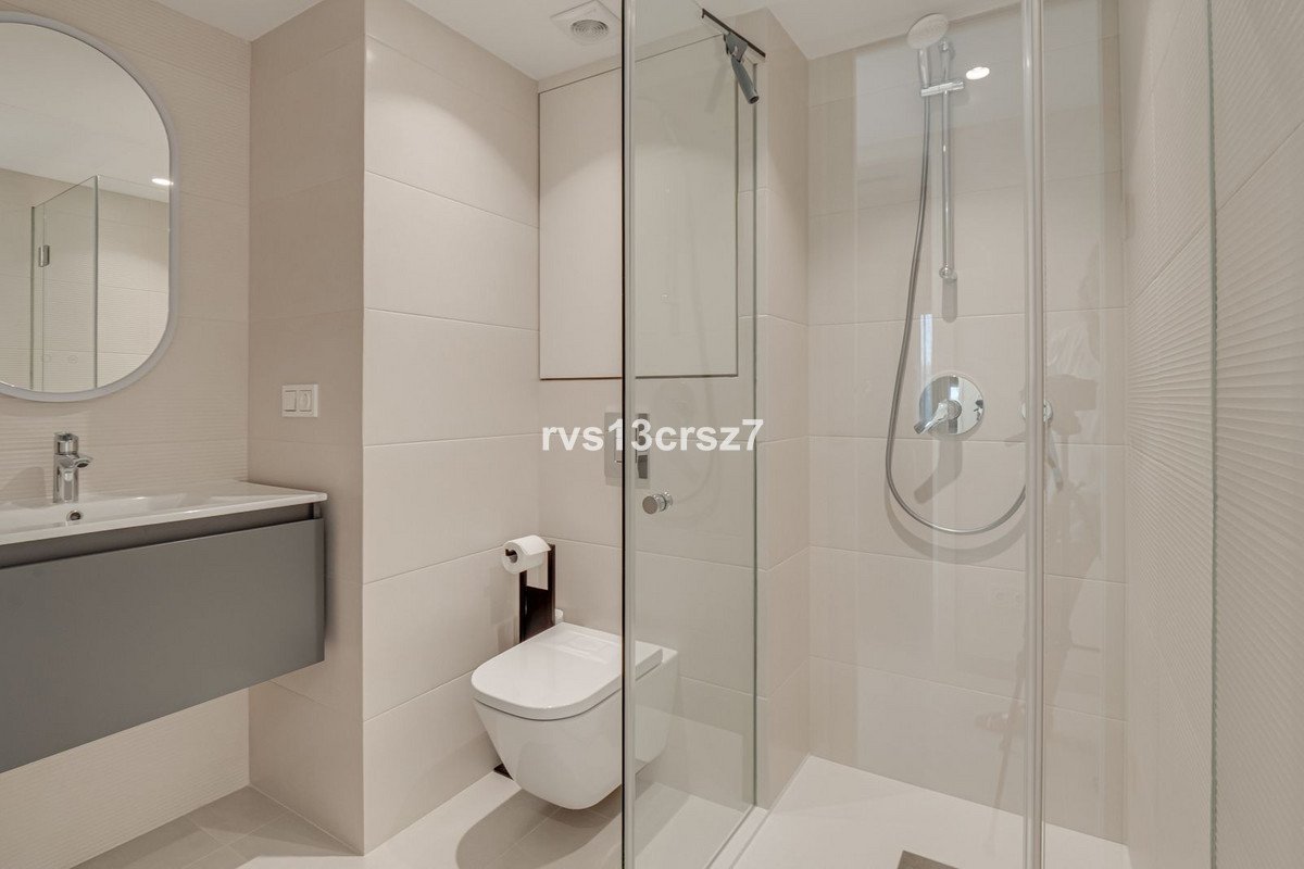 2 Bed Middle Floor Apartment in Marbella
