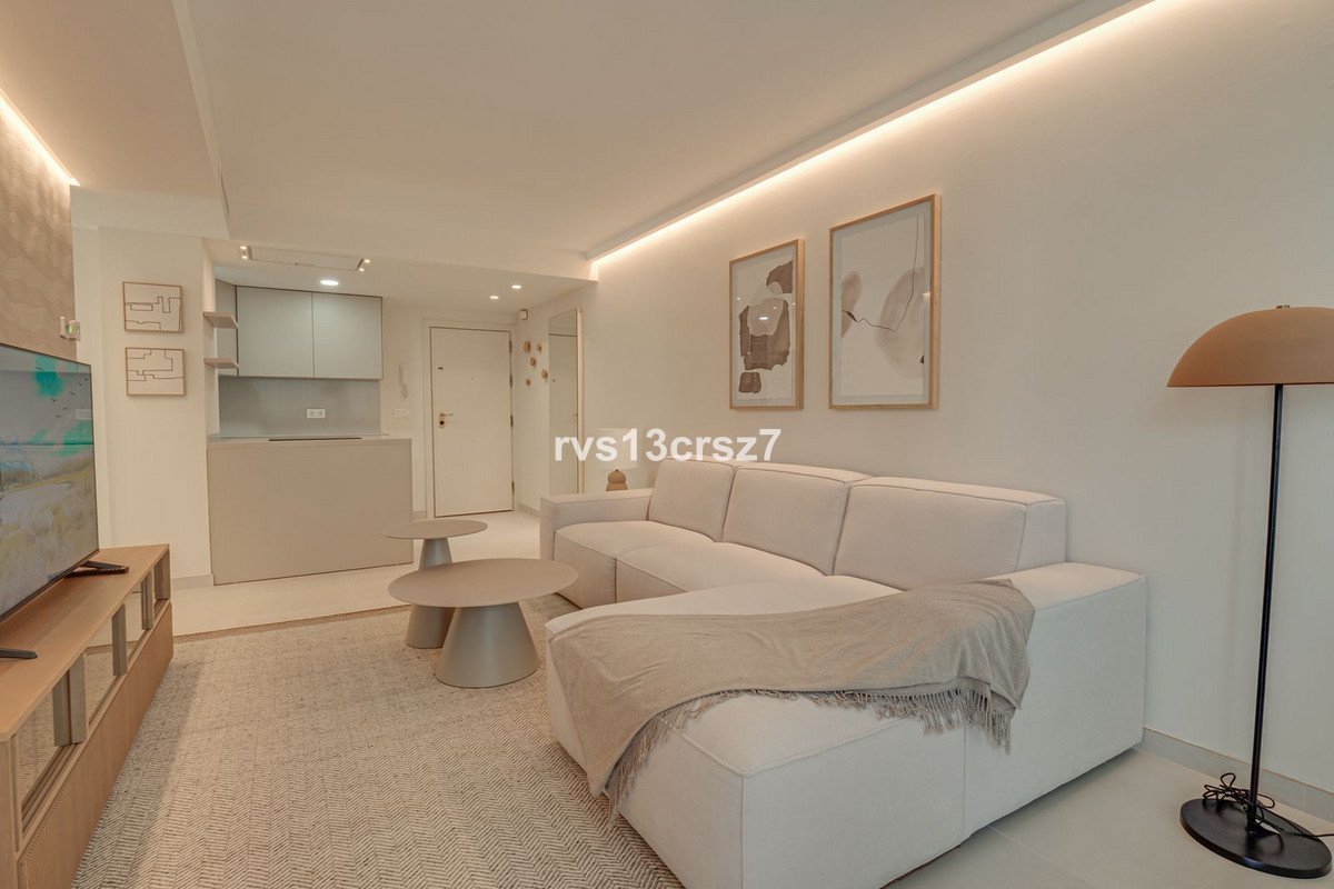 2 Bed Middle Floor Apartment in Marbella