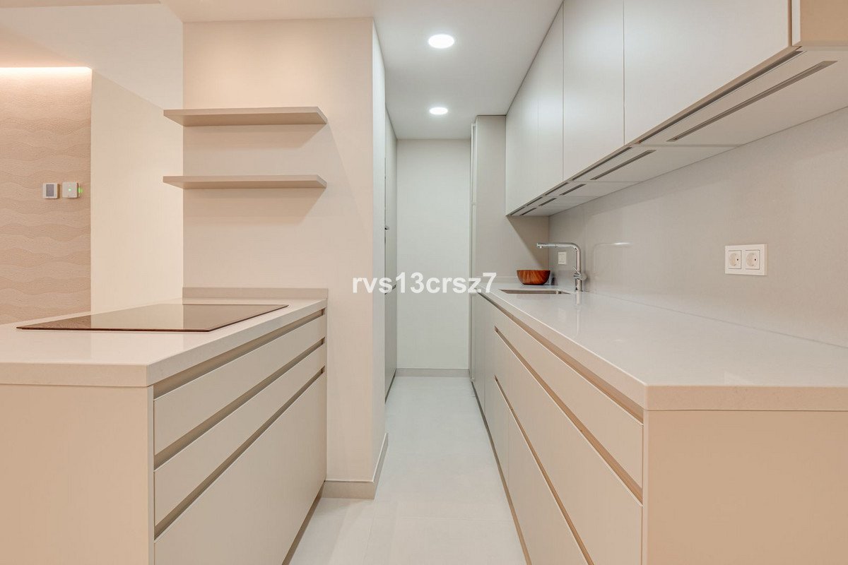 2 Bed Middle Floor Apartment in Marbella