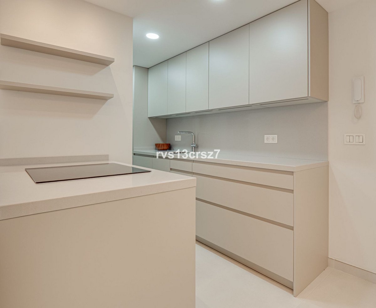 2 Bed Middle Floor Apartment in Marbella