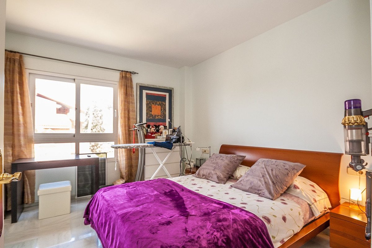 2 Bed Middle Floor Apartment in Elviria