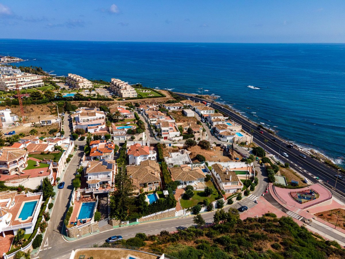 5 Bed Detached Villa in El Chaparral