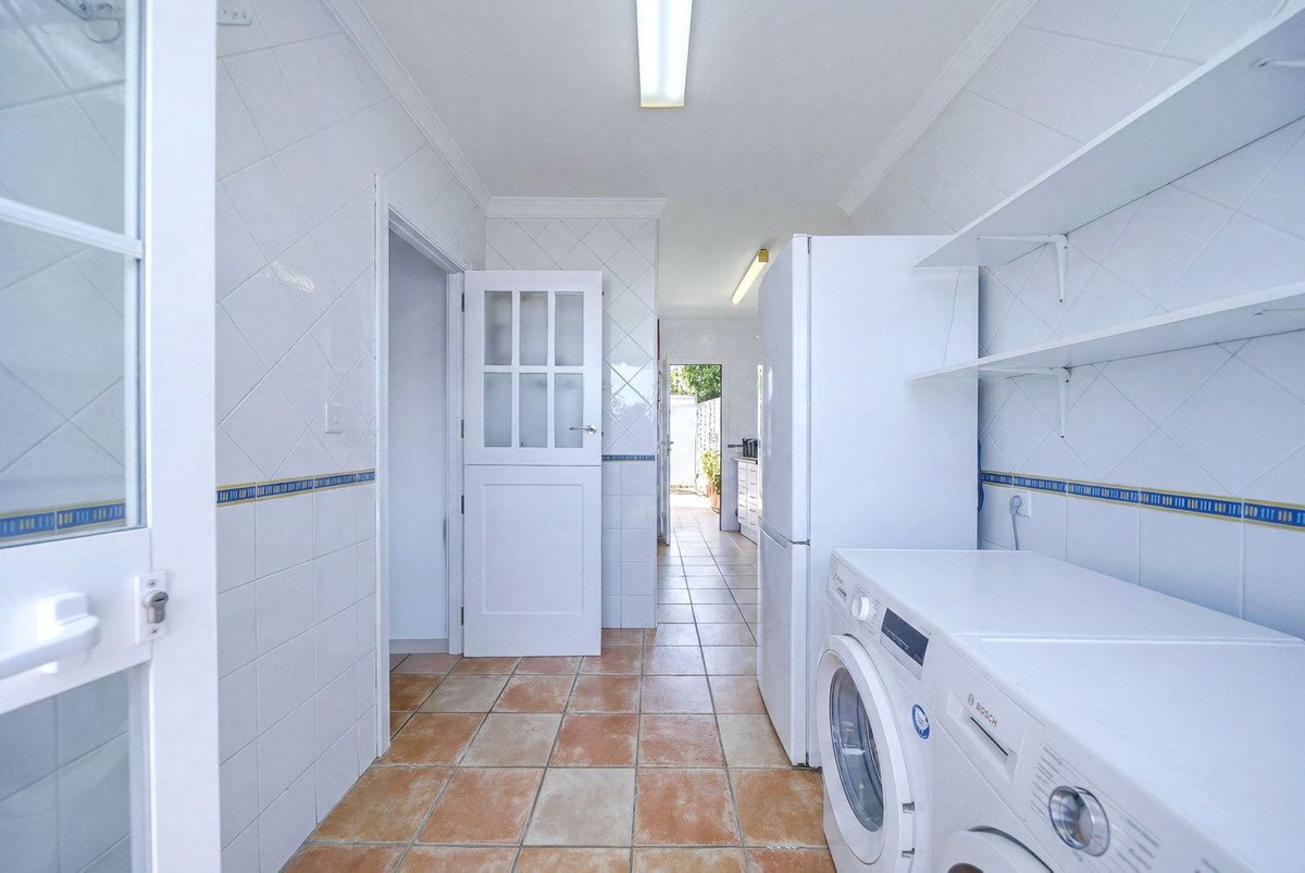5 Bed Detached Villa in El Chaparral