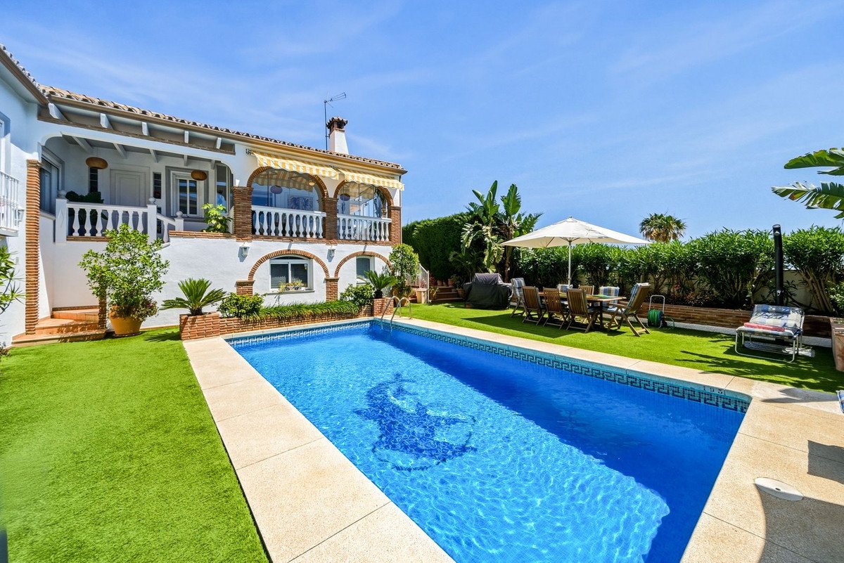 5 Bed Detached Villa in El Chaparral