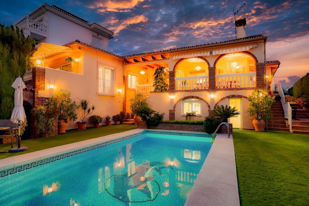 5 Bed Detached Villa in El Chaparral