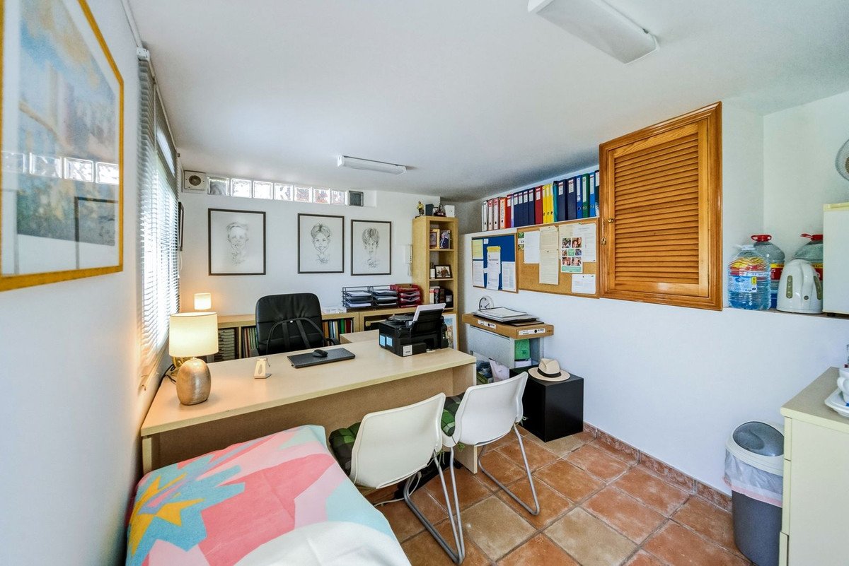 5 Bed Detached Villa in El Chaparral