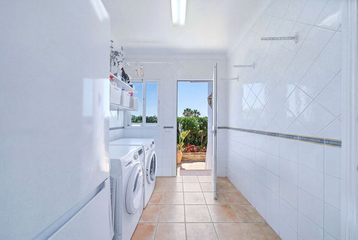 5 Bed Detached Villa in El Chaparral