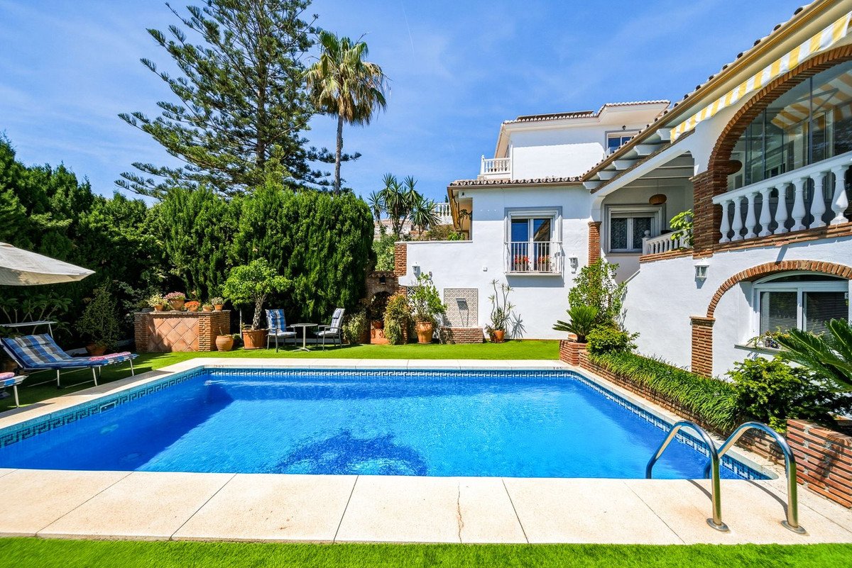 5 Bed Detached Villa in El Chaparral