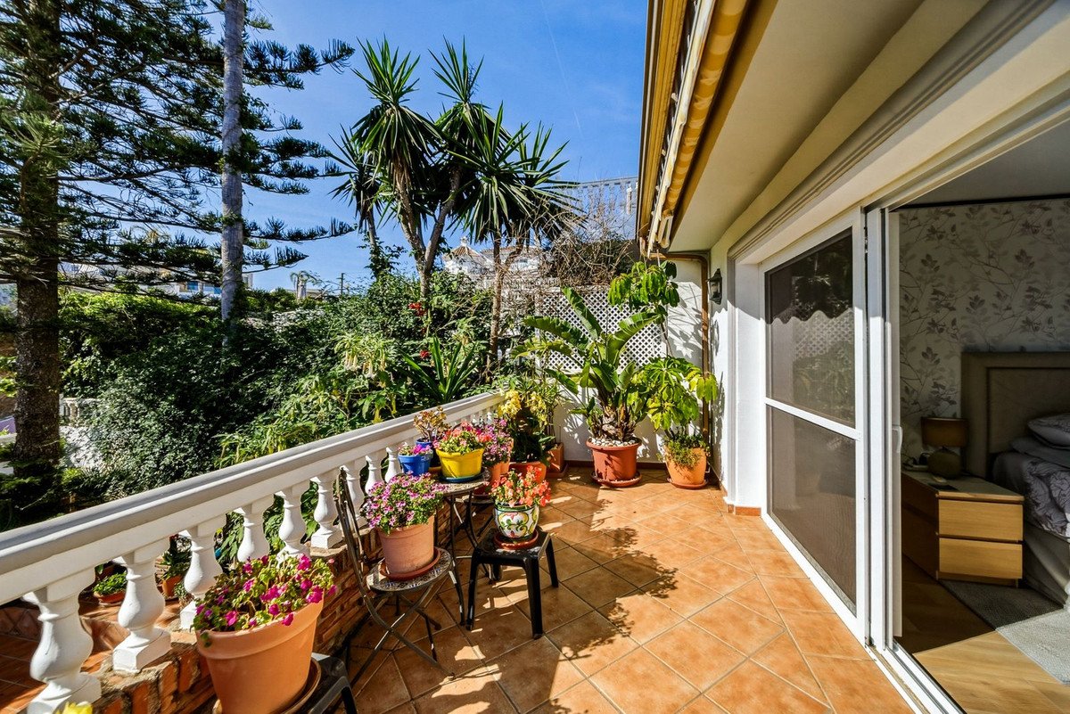 5 Bed Detached Villa in El Chaparral