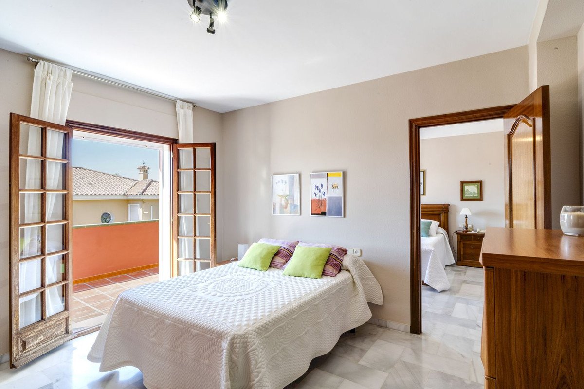 5 Bed Detached Villa in Marbella