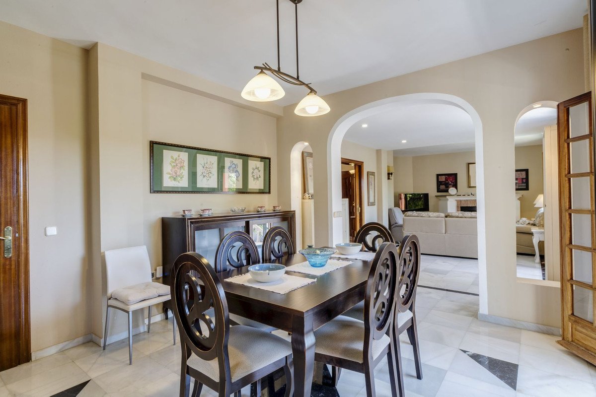 5 Bed Detached Villa in Marbella