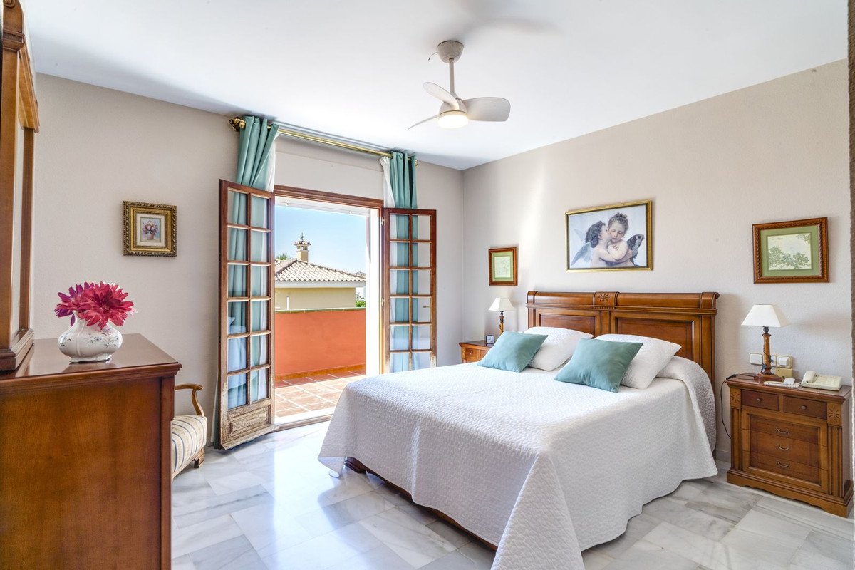 5 Bed Detached Villa in Marbella