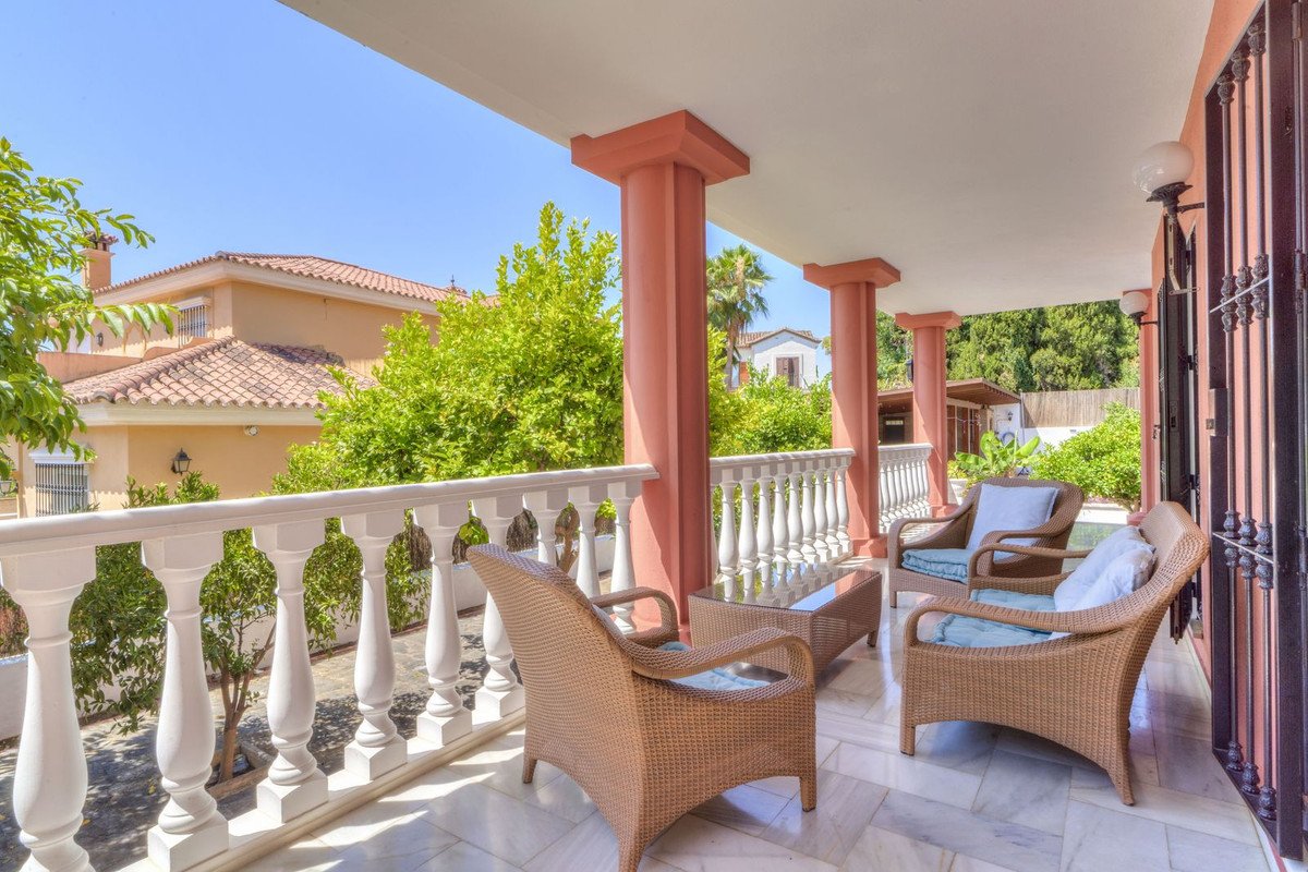 5 Bed Detached Villa in Marbella