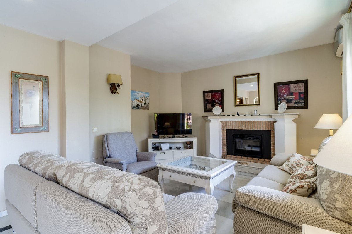 5 Bed Detached Villa in Marbella
