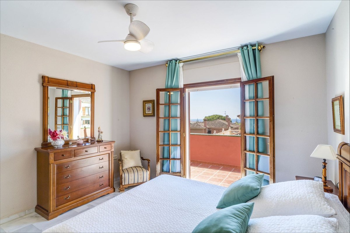 5 Bed Detached Villa in Marbella
