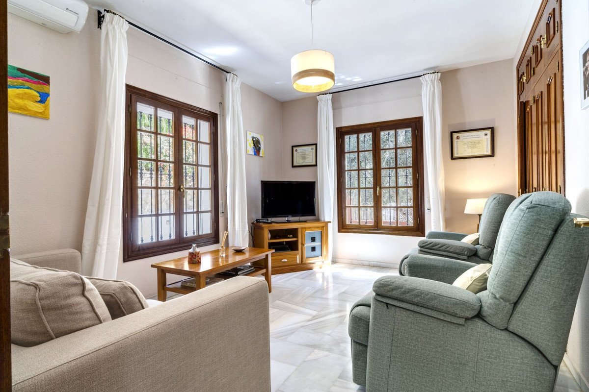 5 Bed Detached Villa in Marbella