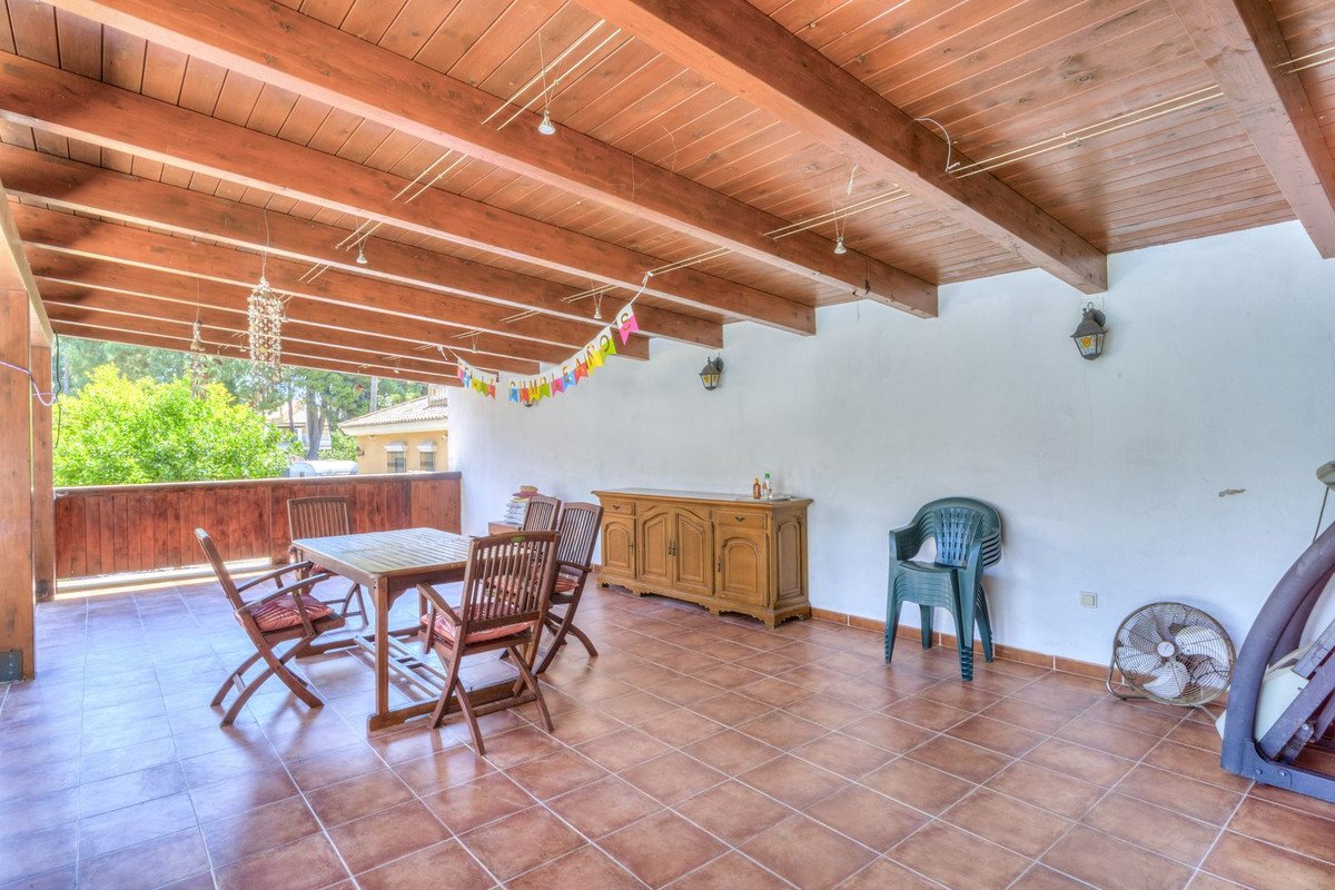 5 Bed Detached Villa in Marbella